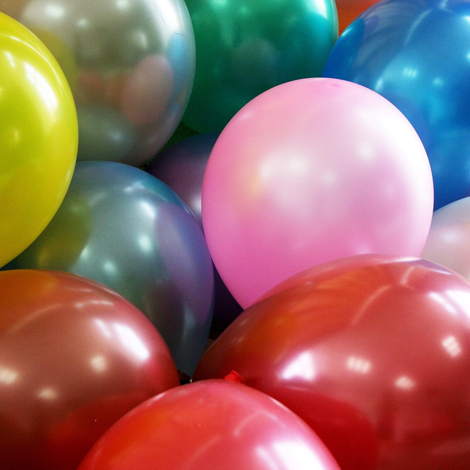 200 PCS 12-inch Pearlized 20 Assorted Colors Latex Balloons Large Big Round Thick Shiny Pearlescent Rainbow Biodegradable Bulk Helium Gas Air Inflated Kids Birthday Party Deco Supplies Favors